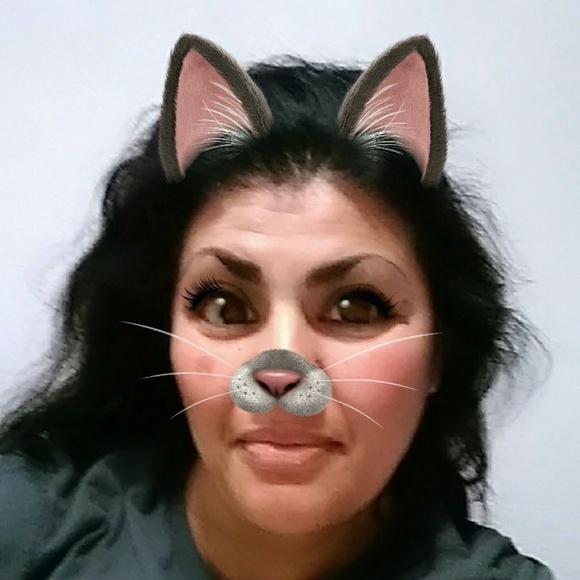 Meet your Posher, Jennifer - Picture 1 of 1